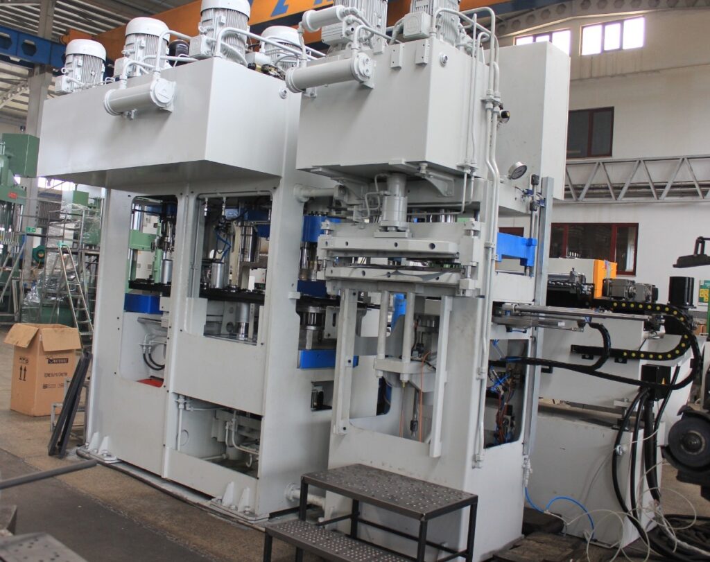 A prensa hidráulica é um equipamento e máquina cujo sistema hidráulico garante o funcionamento eficiente do processo industrial.